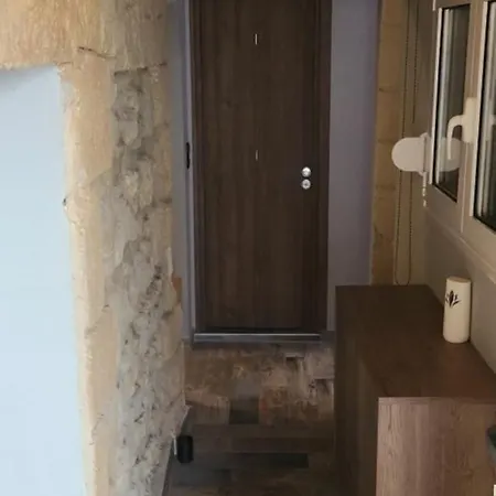 Oinos Luxury